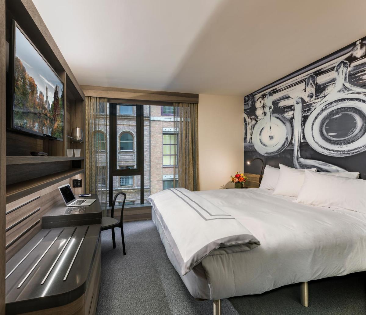 Carnegie Hotel - Housity