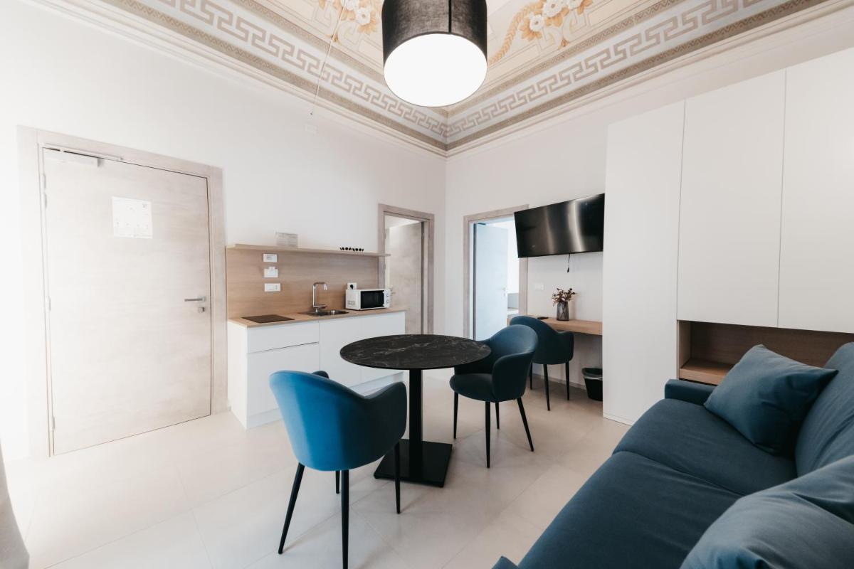 Sirenuse Suites Boutique ApartHotel RTA - Housity