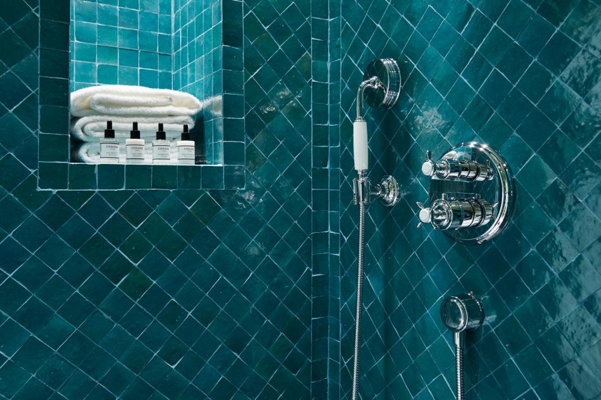 Salle de bains dans l'établissement Le Roch Hotel & Spa