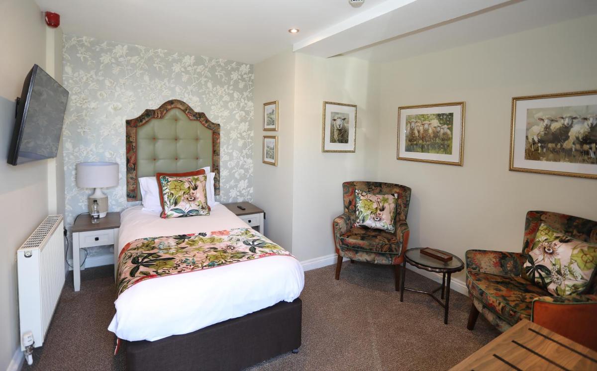 The Golden Fleece Hotel, Thirsk, North Yorkshire - Housity