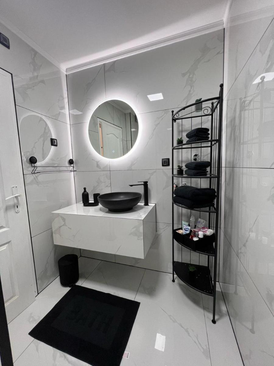 Lux Apartman Inđija - Housity