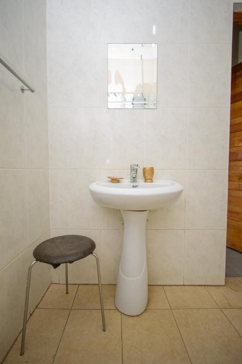 Kisoro Tourist Hotel - Housity