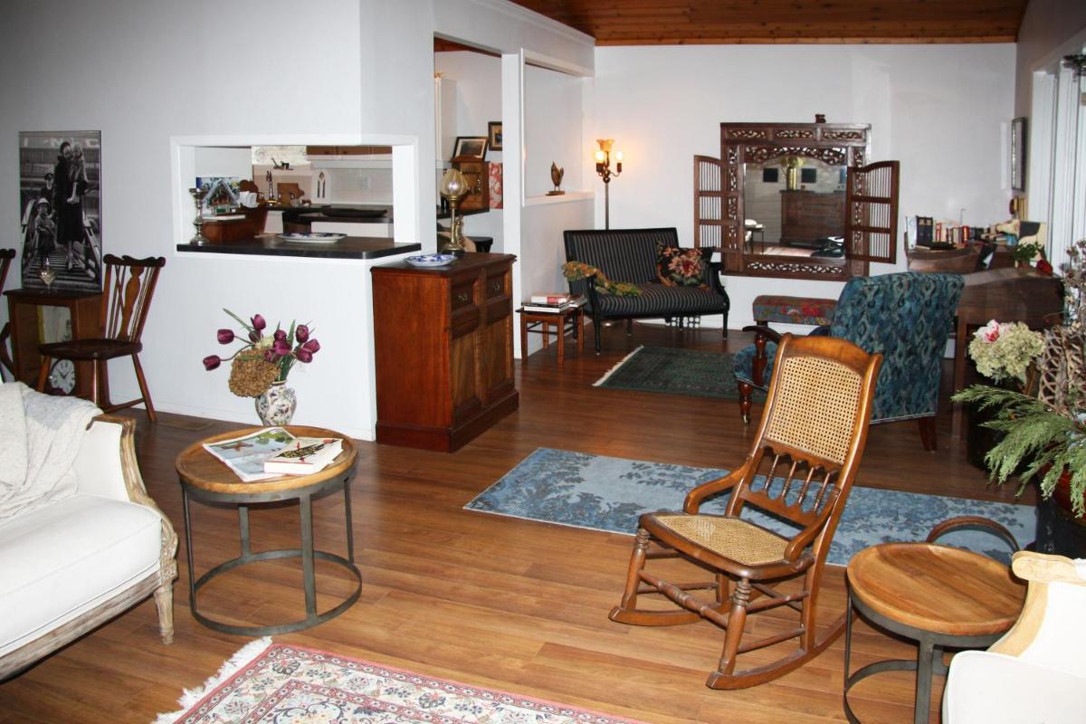 2 Moon Cottage - Housity
