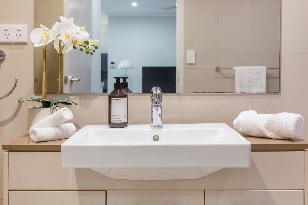 Your Keys to Larrakeyah Coastal Comfort with Pool - Housity