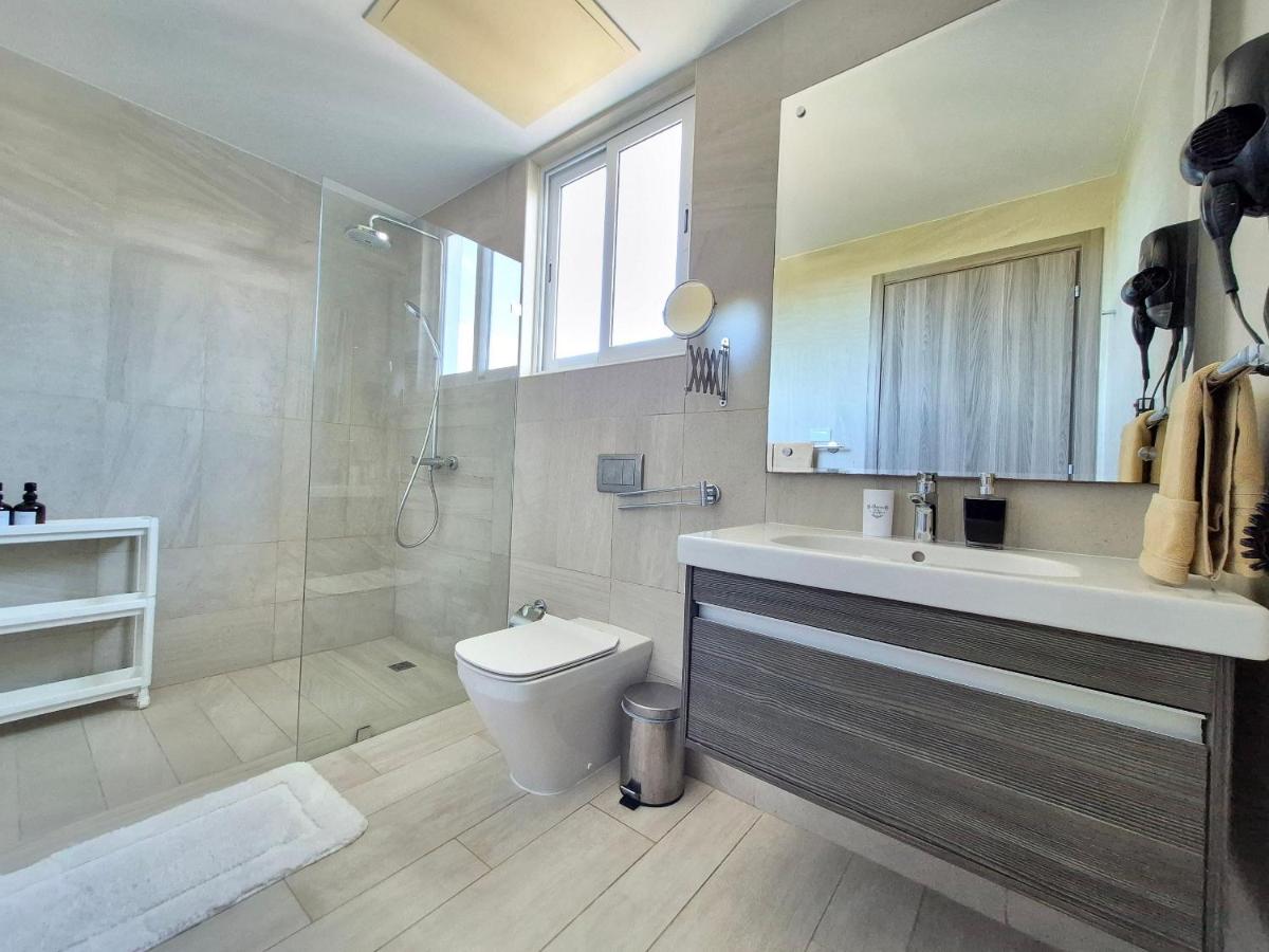 Unique Pool & Golf view retreat 1BR in Hard Rock - Hizvo