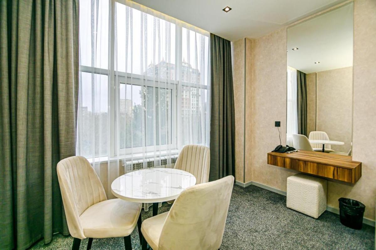 GREEN PARK HOTEl - Housity