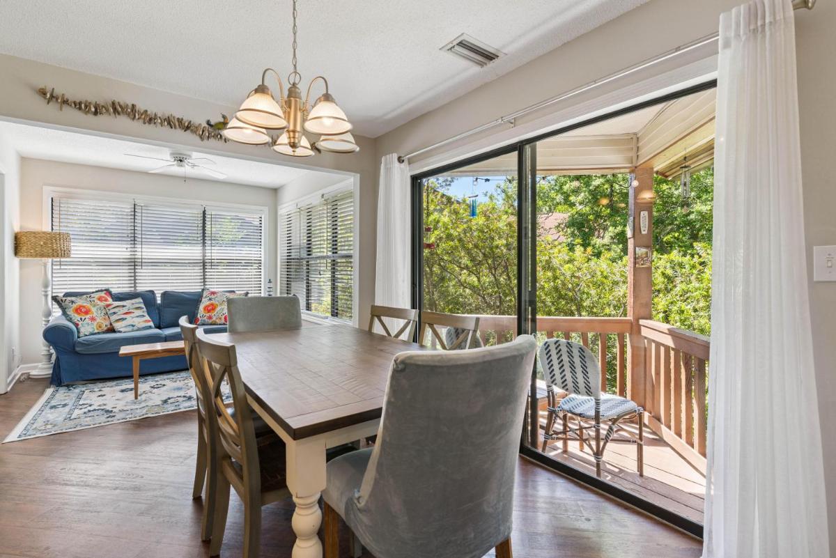 Harbour Oaks, Unit 420 - Housity