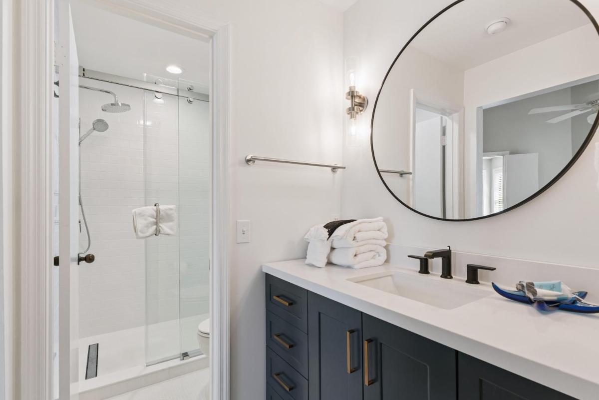 Harbour Oaks, Unit 420 - Housity