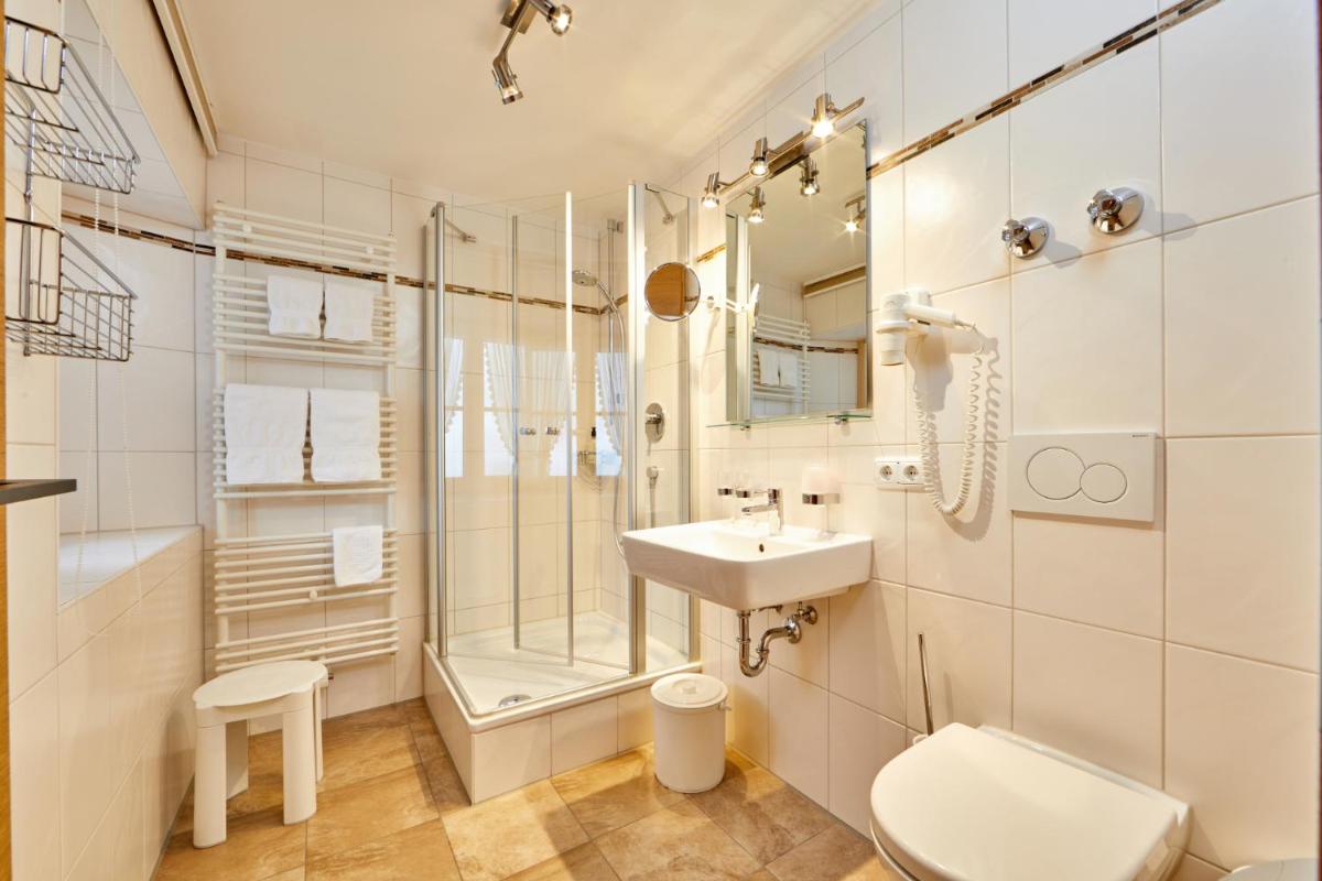 Gästehaus Enzianhof Hotel Garni - Housity