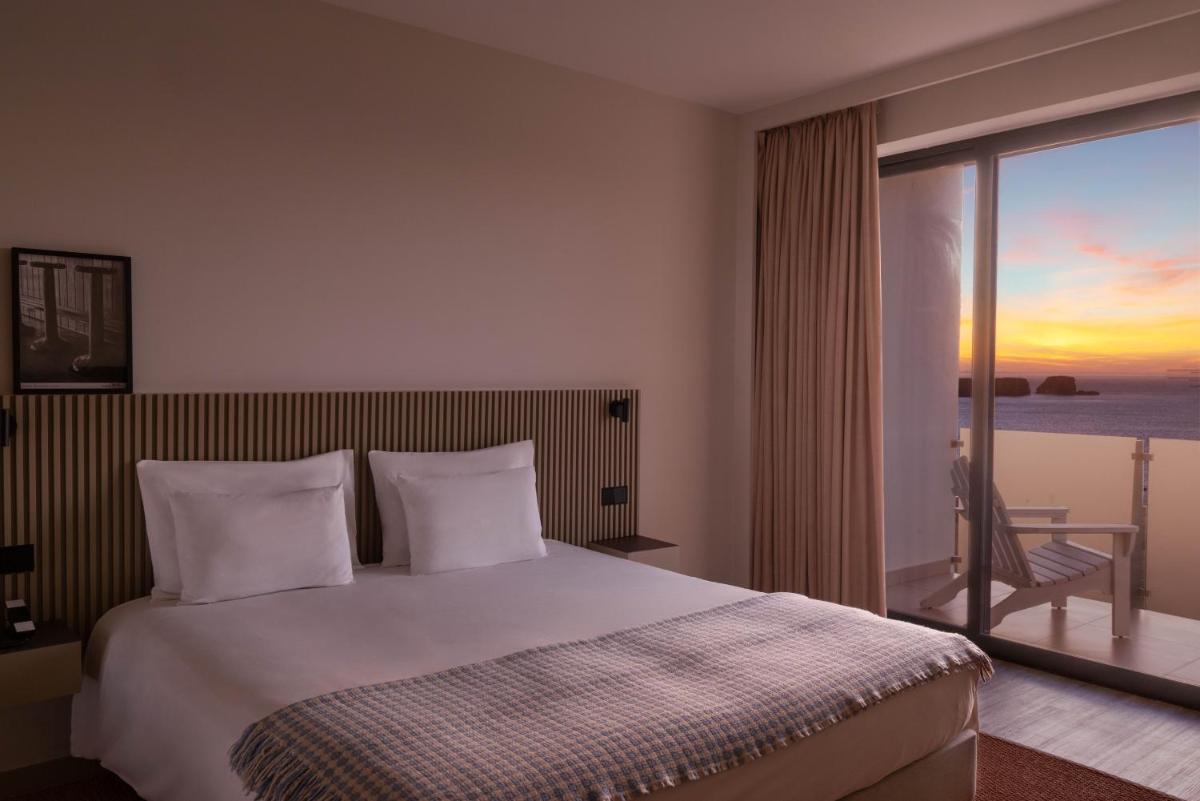 Uma cama ou camas num quarto em Memmo Baleeira - Design Hotels