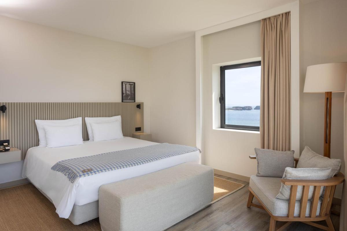 Uma cama ou camas num quarto em Memmo Baleeira - Design Hotels