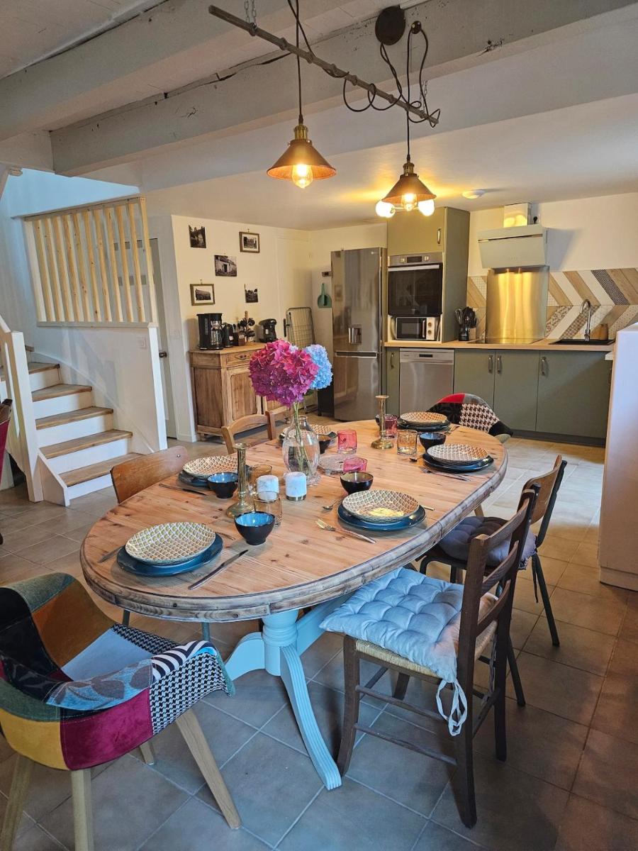 Ker Adèle, longère cosy au cœur d'un bois - Housity