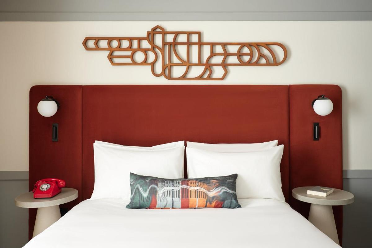 Hotel Indigo Gloucester - The Forum by IHG - Housity