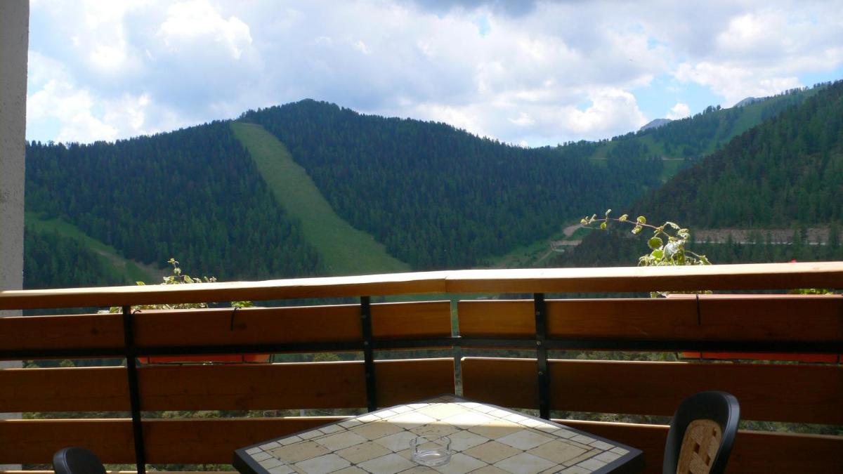 Vue générale sur la montagne ou vue sur la montagne depuis l'appart'hôtel