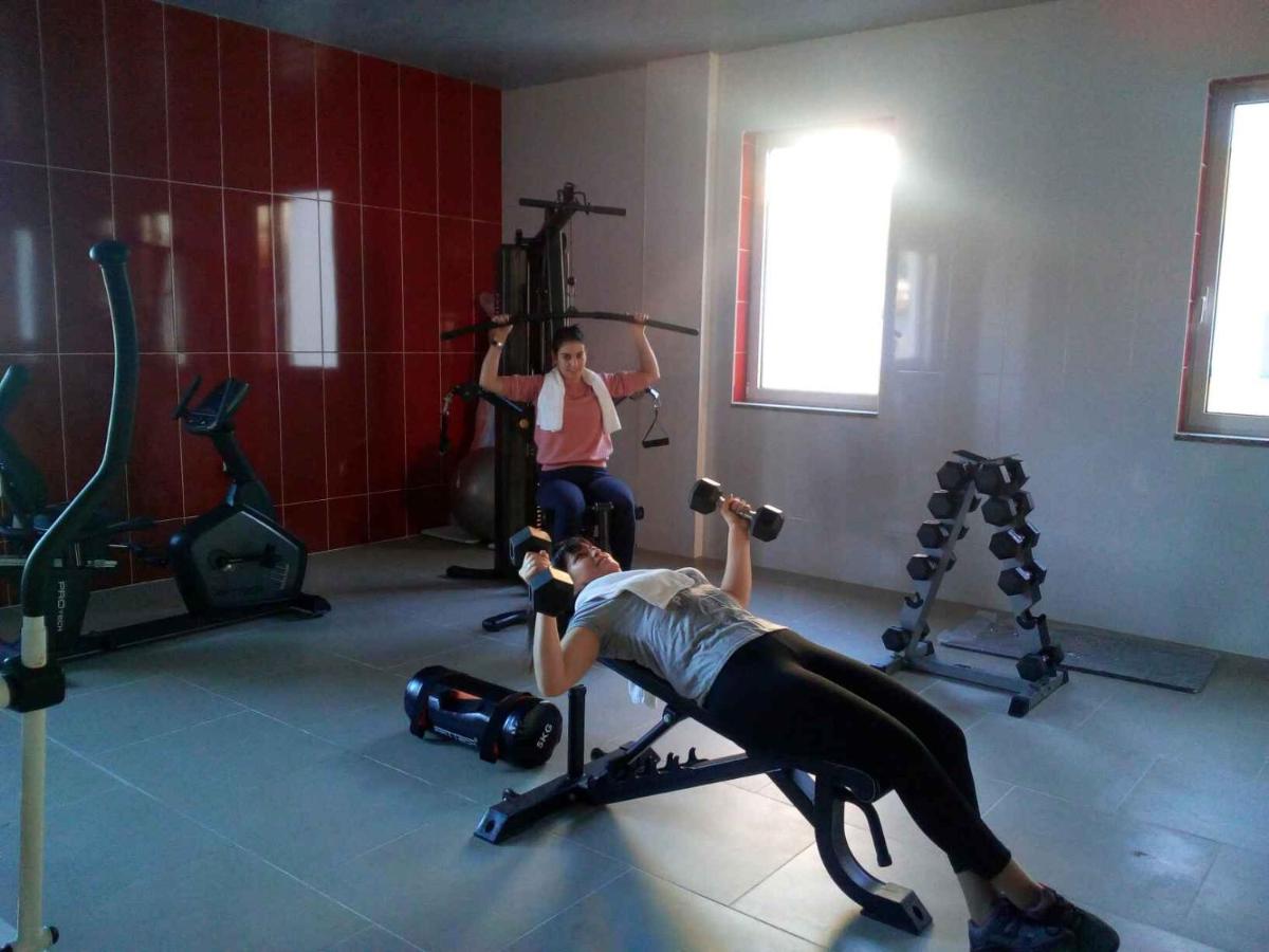 O centro de fitness e/ou as comodidades de fitness de Palace Hotel Astúrias & Spa