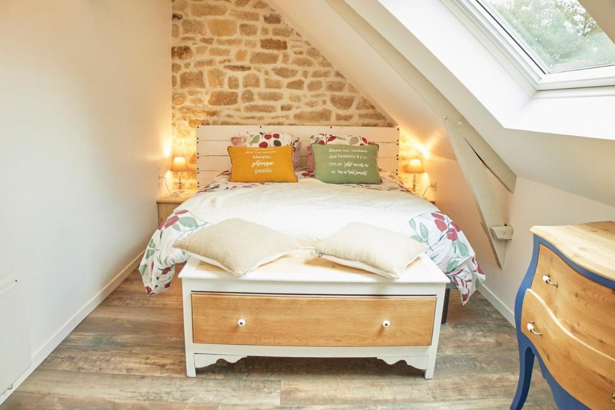 Ker Adèle, longère cosy au cœur d'un bois - Housity