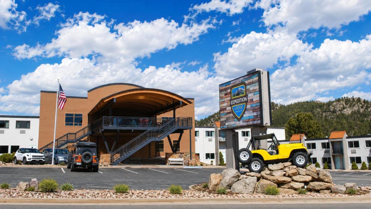 Expedition Lodge Estes Park at Rocky Mtn National Park - Housity