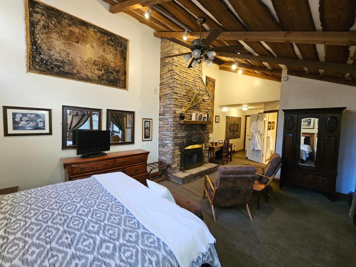 Inn at Lake Joseph - Housity