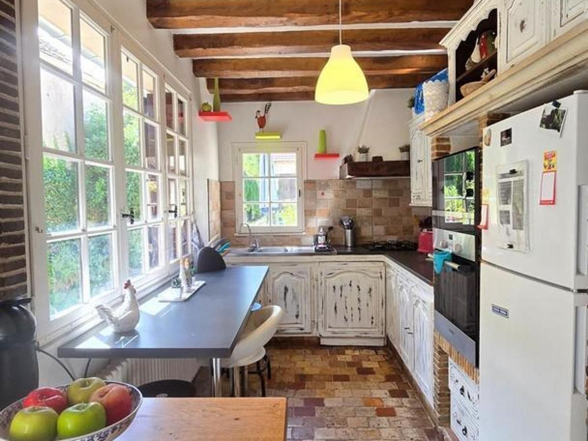 Auberge médiévale à Houdan avec jardin clos, animaux acceptés, WiFi et parking sécurisé - FR-1-527-79 - Housity