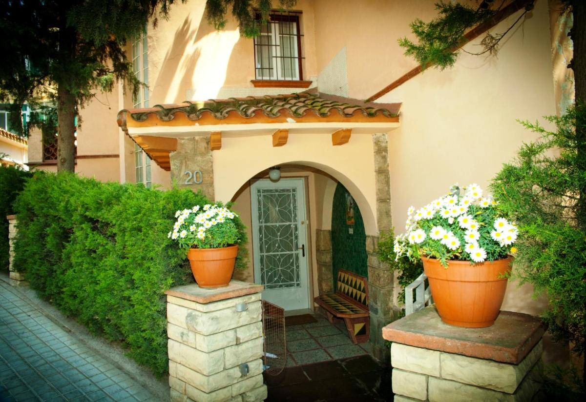 Tibidabo Apartments - Housity