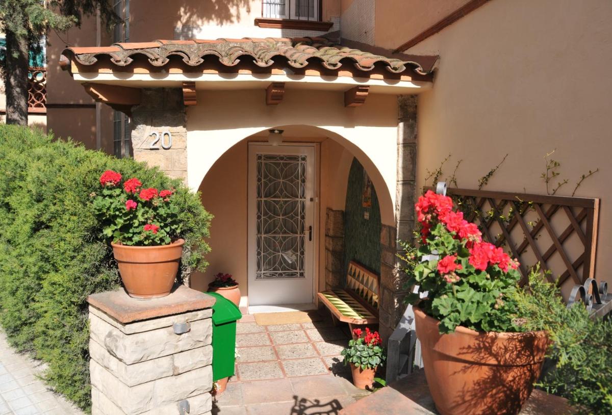 Tibidabo Apartments - Housity