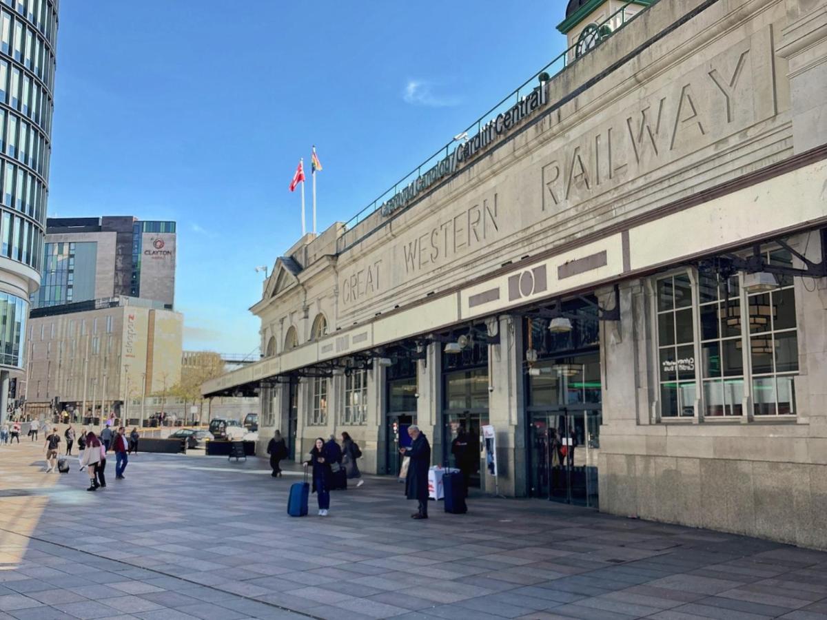 Clayton Hotel Cardiff - Housity