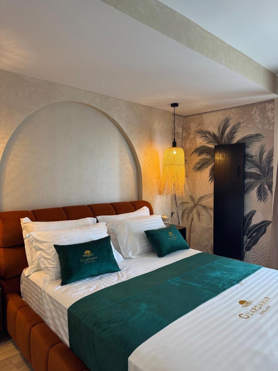 Hotel Guardamar - Housity