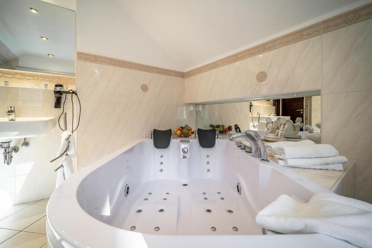 Villa Rosenburg - Housity