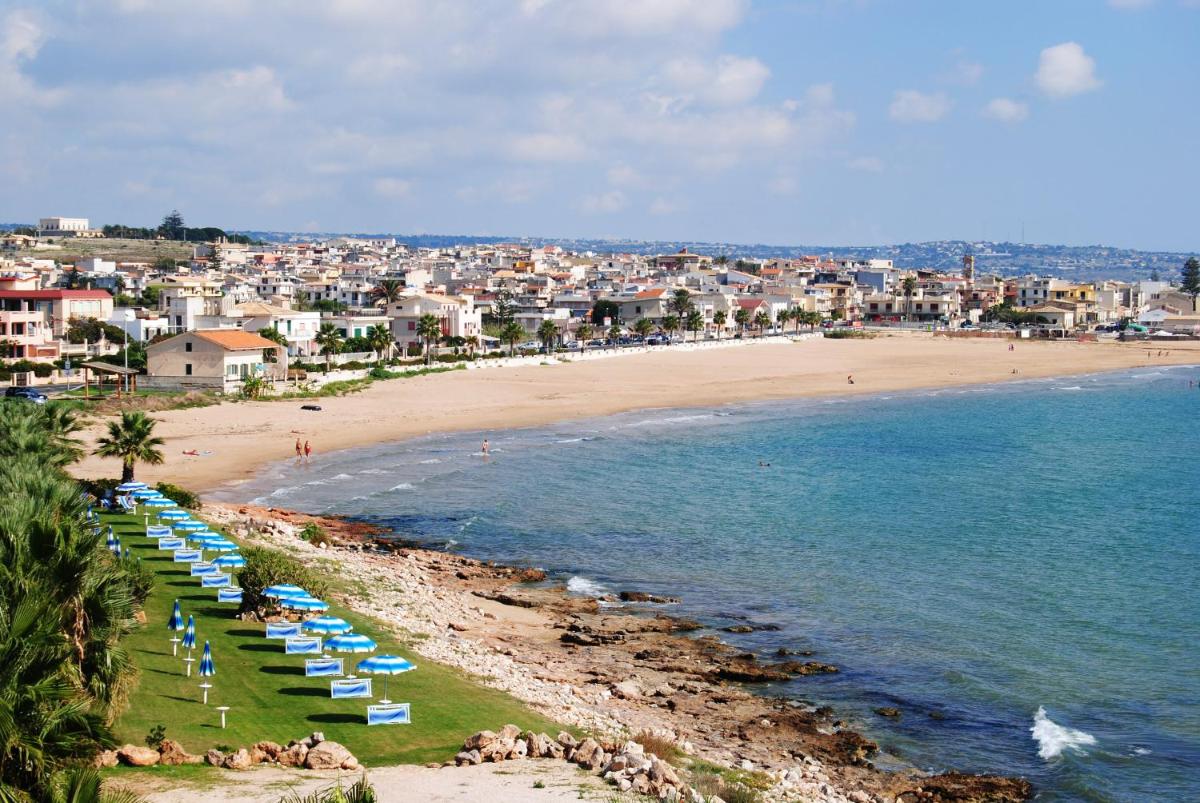 Hotel Acquamarina - Housity