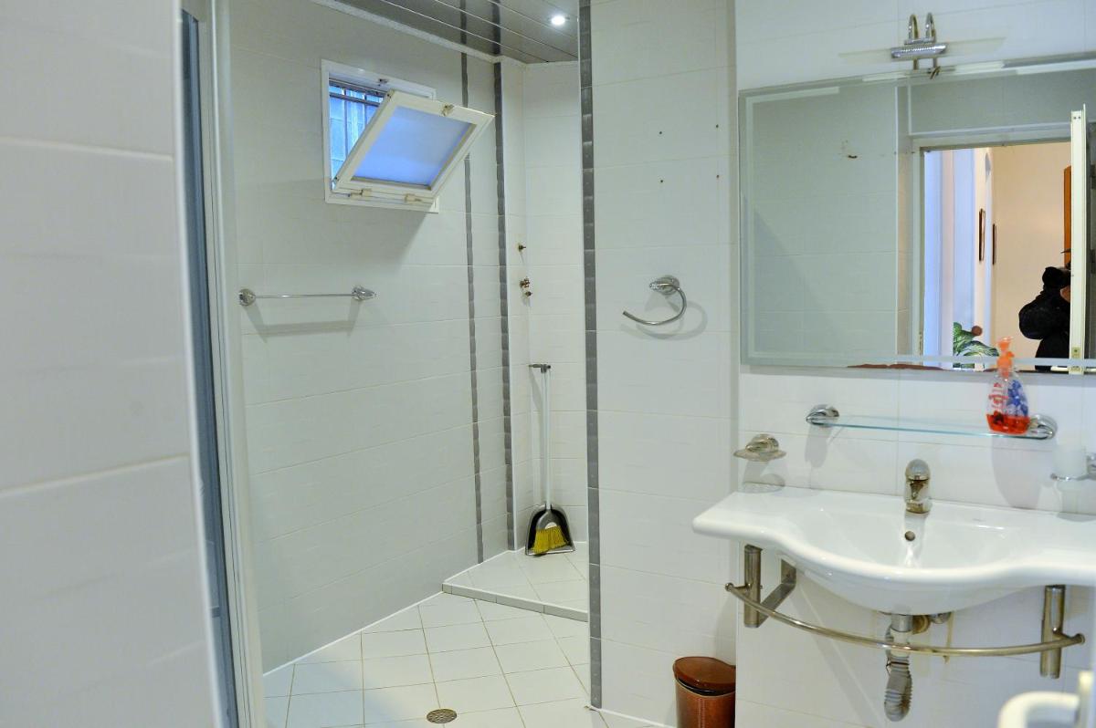 Suitetrails - Baku Home Hostel