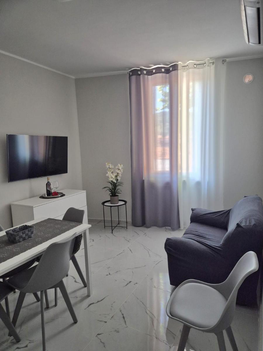 Stornelli Suite & Apartments - Housity