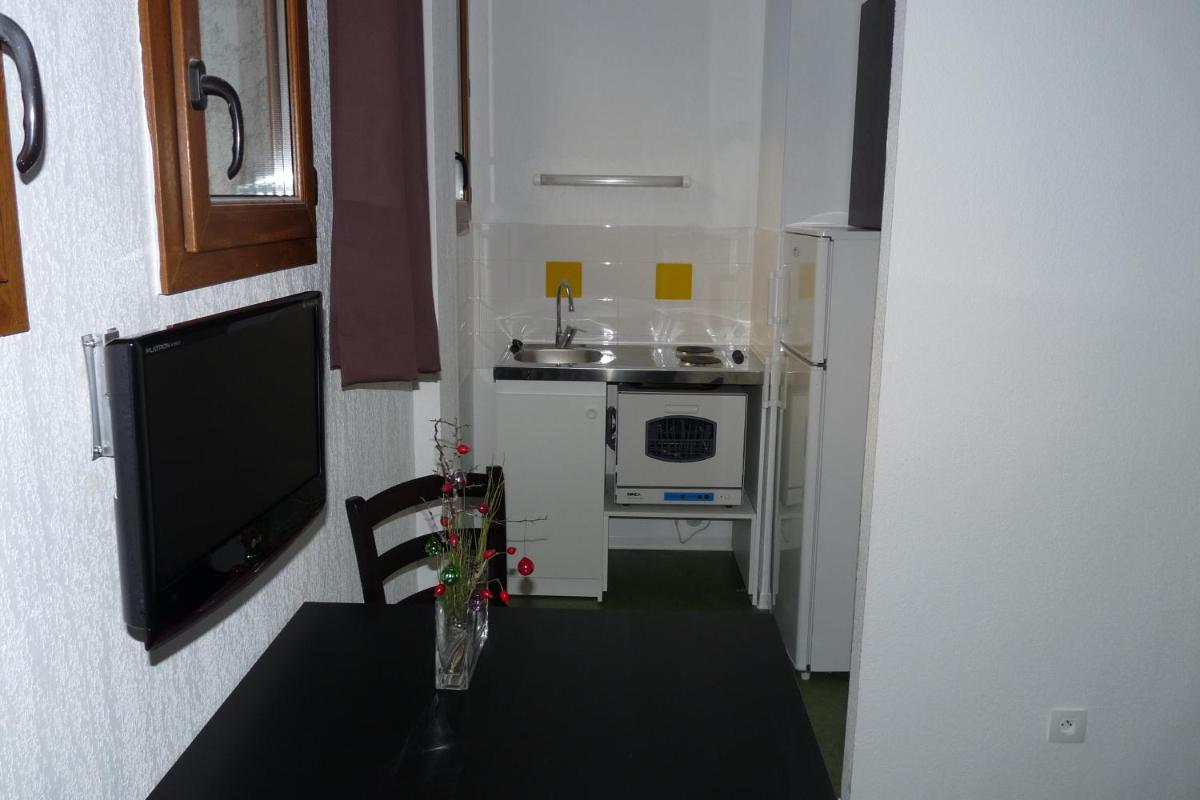 Cuisine ou kitchenette dans l'établissement Adrechas Mercantour