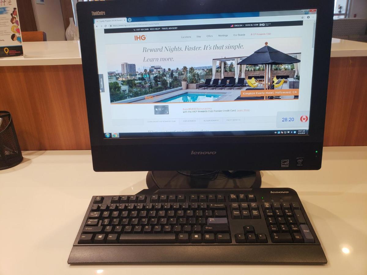 Holiday Inn Express & Suites by IHG Altoona, an IHG Hotel - Housity