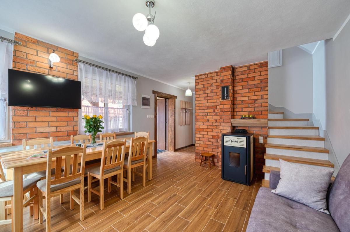 Domek na Kaszubach na Gwizdowce - Housity