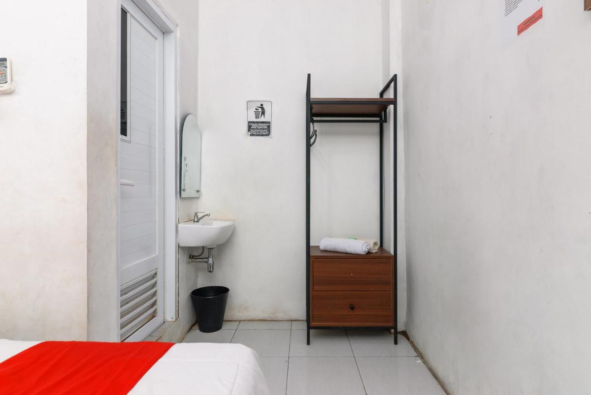 RedDoorz near FKIP UNTIRTA Serang - Housity