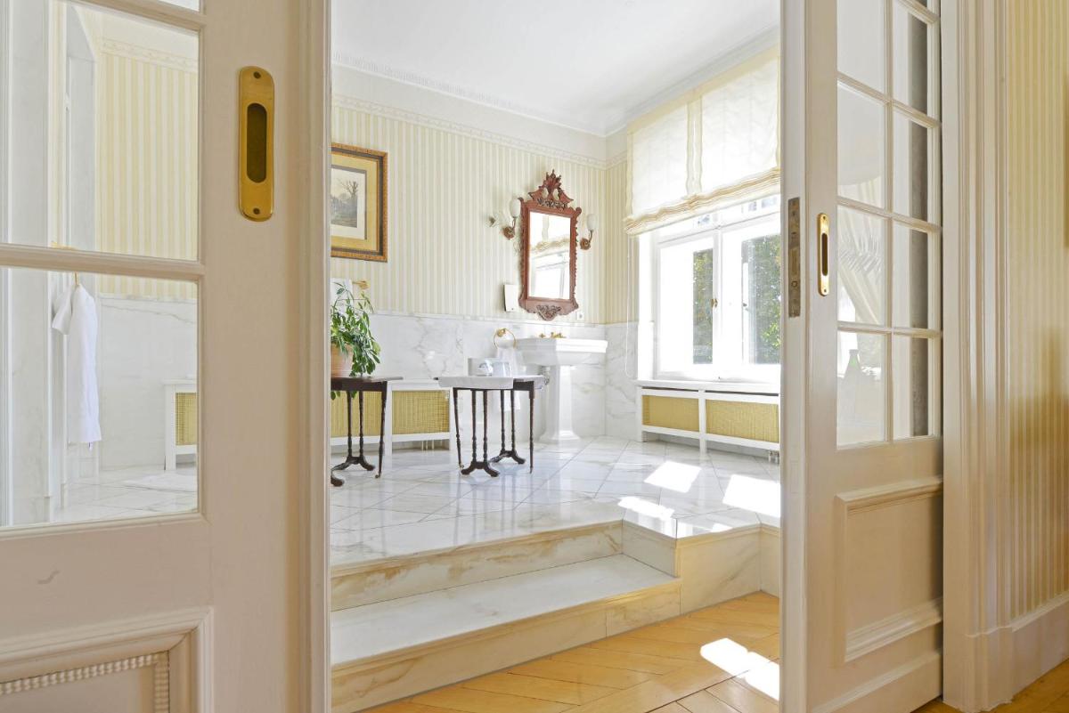 Schlosshotel Villa Westerberge - Housity