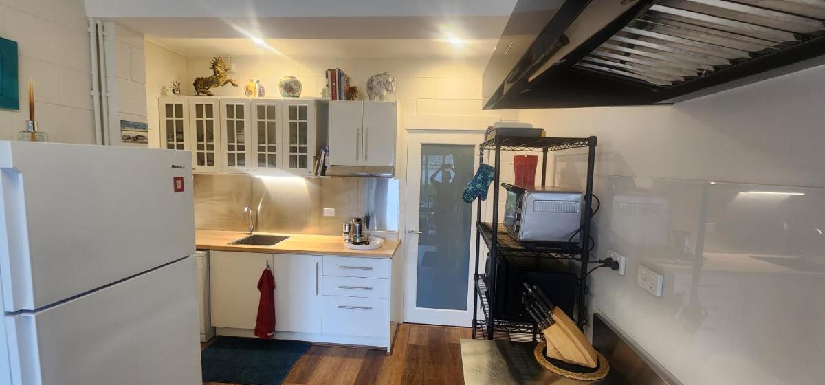 Waterfront Abode - 2 bedrooms - Housity