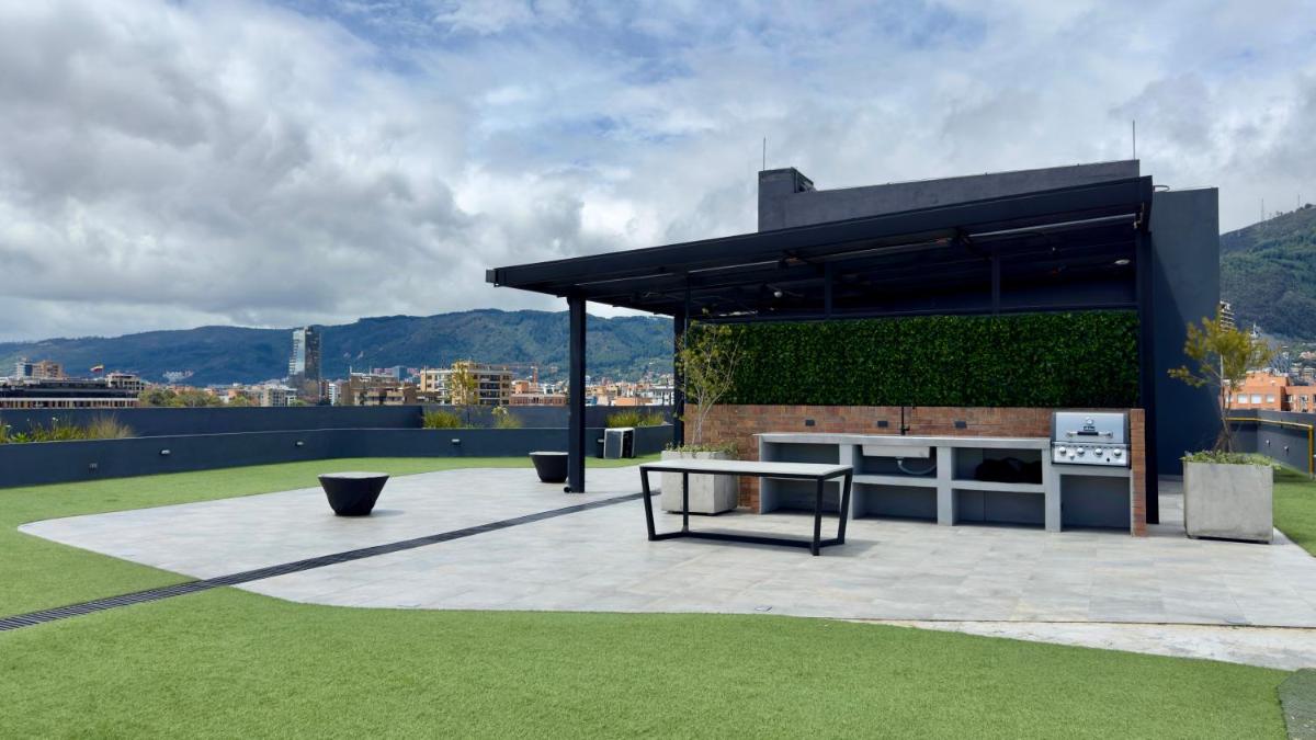 Wynwood House Polo - Hizvo
