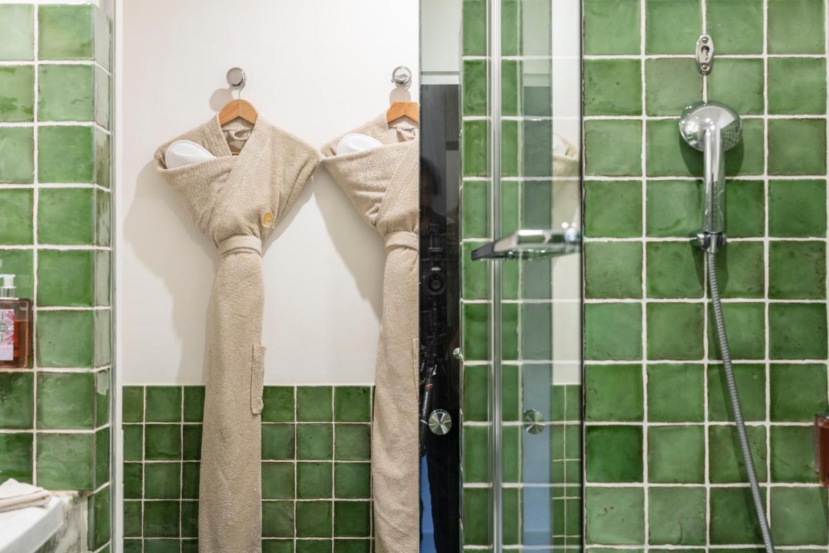 Salle de bains dans l'établissement Hôtel - Restaurant & Spa La Magdeleine - Mathias Dandine