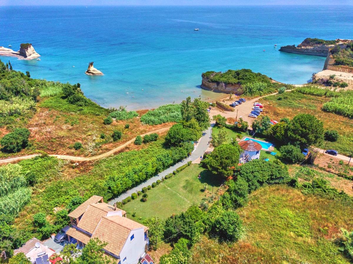 Villa Spyridoula studios on the Beach - Housity