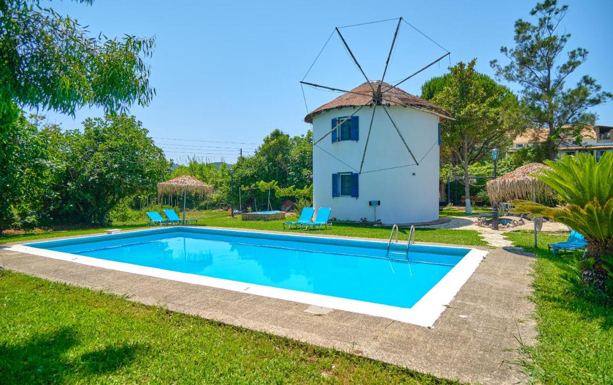 Villa Spyridoula studios on the Beach - Housity