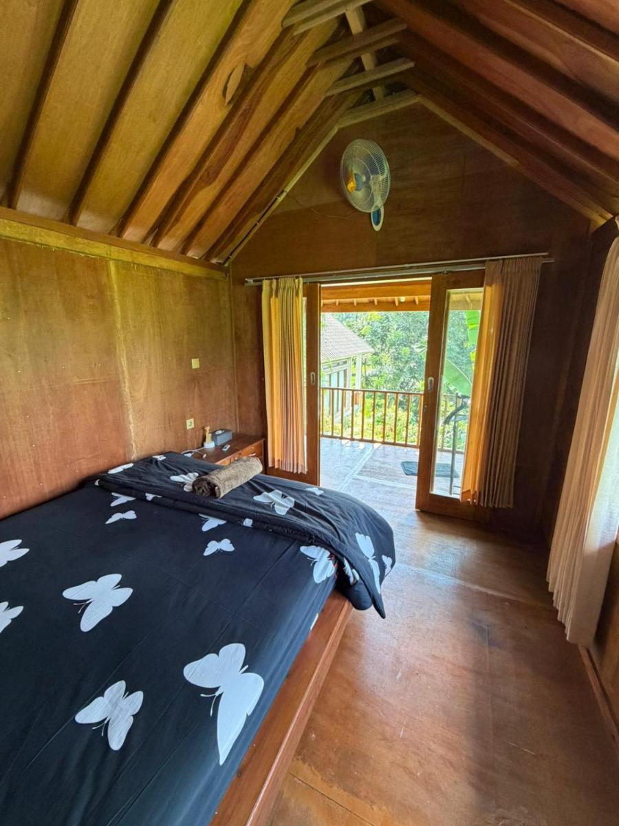 Lombok Riverside Bungalows - Housity