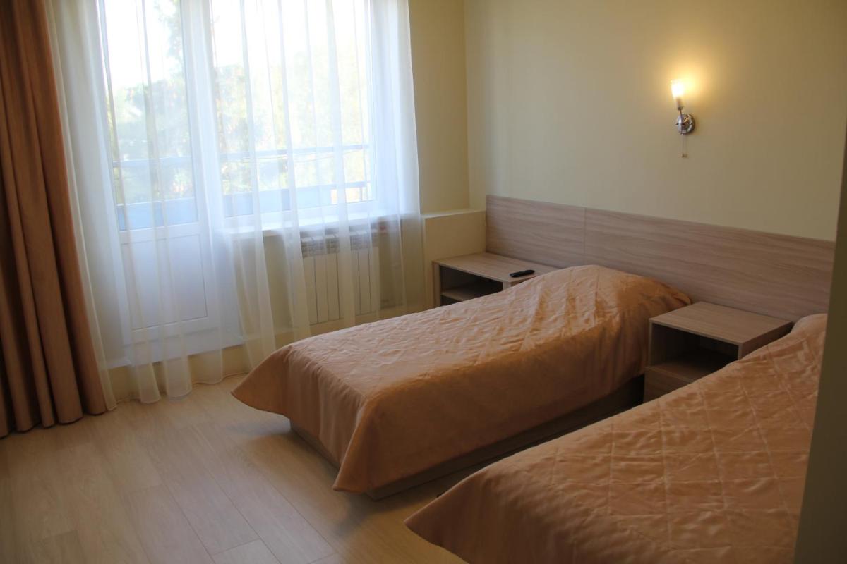 Hotel Sokol - Housity