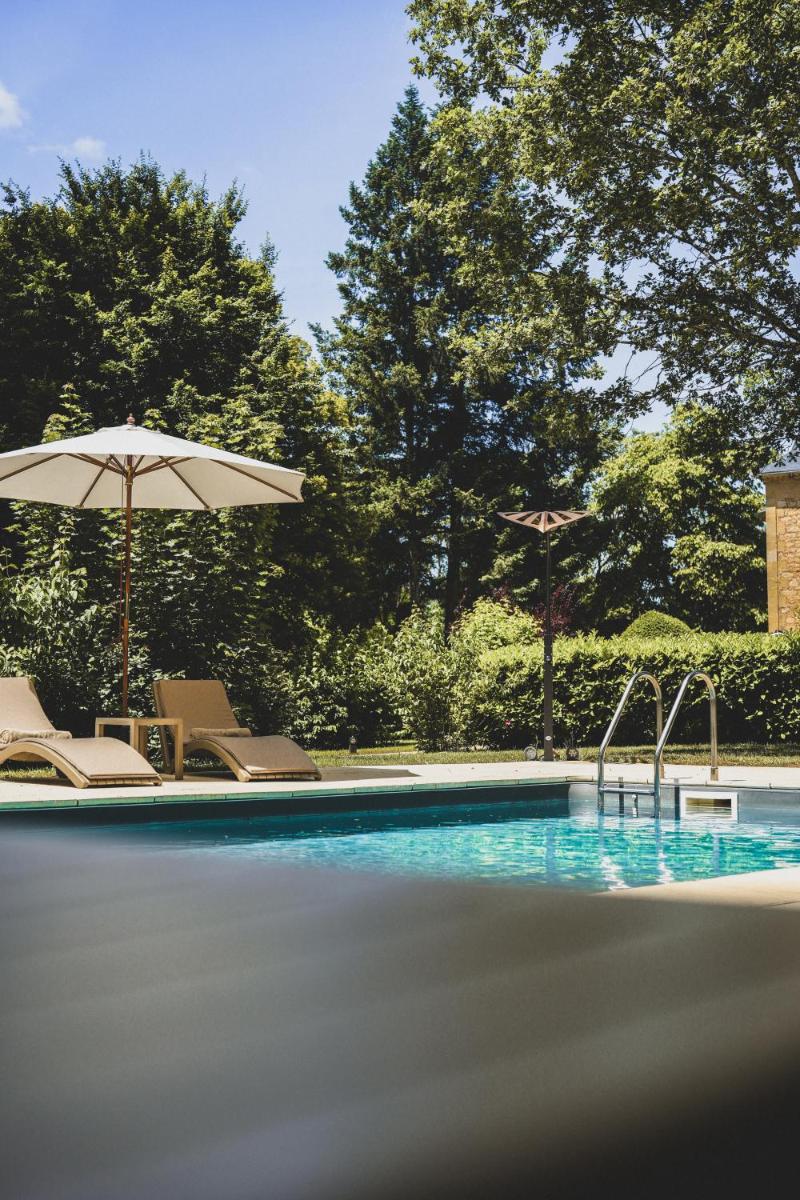 Piscine de l'établissement Château de Maraval ou située à proximité