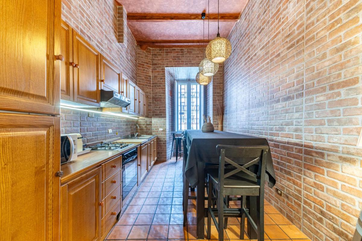 Luxury Historic Apartment Campo dei Fiori - Housity