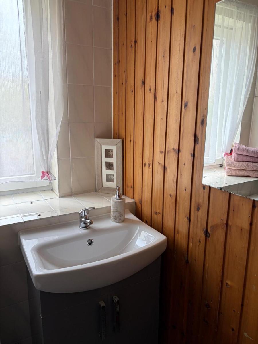 Faodail, 1 Bed Studio apartment at Ravenscraig Castle and Park - Housity