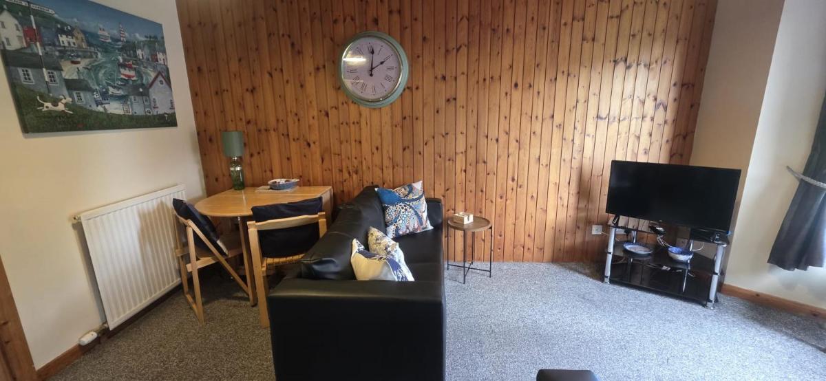 Faodail, 1 Bed Studio apartment at Ravenscraig Castle and Park - Housity