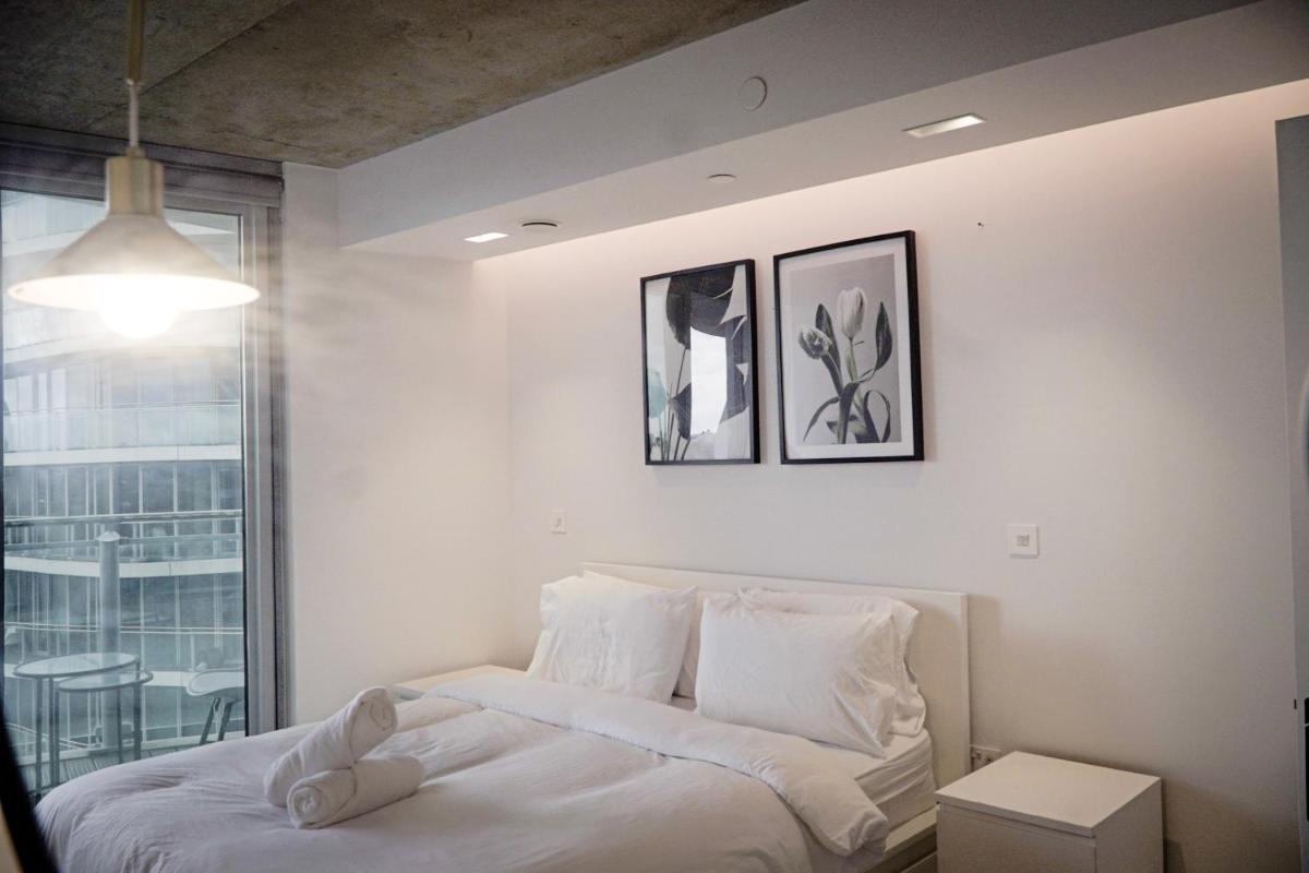 Apartment with views near Excel , O2 and Canary Wharf - Housity