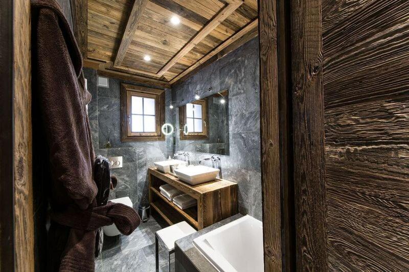 Salle de bains dans l'établissement Le Chalet Blanc