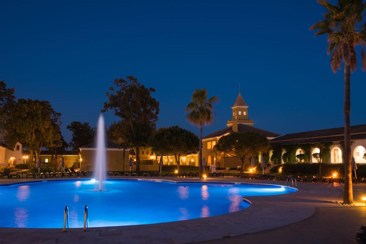 A piscina em ou perto de Vila Gale Albacora